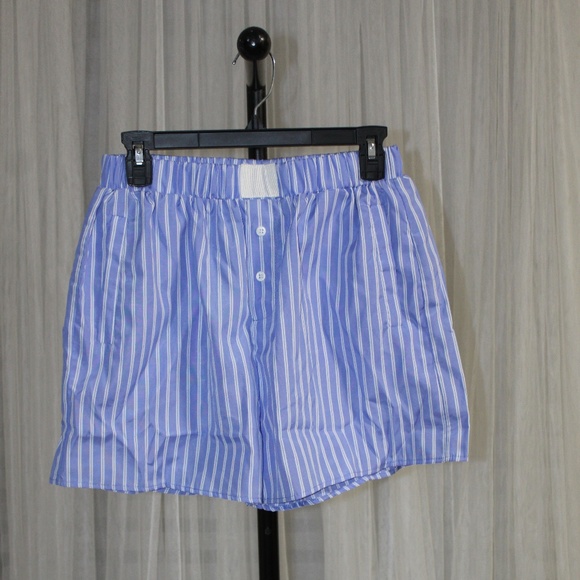 MISSGUIDED Logo Label Striped Boxer Shorts. - Picture 1 of 8